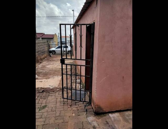 2 BEDROOM HOUSE FOR SALE IN THULANI